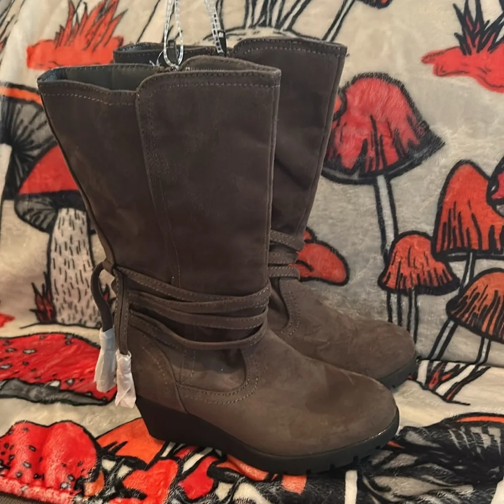 Rampage Girls Brown Faux Suede Tall Wedge Boots - Size 13 NEW